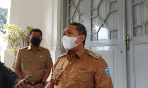 Kejelasan Pengajuan Definitif Dipertanyakan, Yana Mulyana: Kita Tidak Bisa Intervensi Pelaksana tugas (Plt) Wali Kota Bandung Yana Mulyana. (Arvi/Jabar Ekspres)