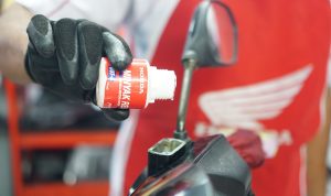 Waktu yang Tepat Mengganti Minyak Rem Sepeda Motor