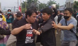 Pengamat Politik Minta Pemerintah Lebih Perhatikan Tuntutan Demo 11 April daripada Ade Armando