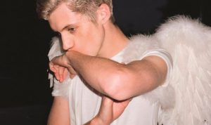 Lirik Lagu Angel Baby Troye Sivan dan Terjemahan Bahasa Indonesia Ilustrasi irik Lagu Angel Baby Troye Sivan