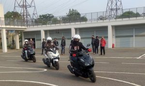 Para pecinta Honda Vario Series yang tergabung dalam Honda Vario Riders Club (HVRC) melaksanakan kegiatan bertajuk “Proud to Ride All New Honda Vario 160” pada Sabtu (16/4).