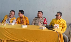 Golkar Yakin Sahrul Gunawan Tak Akan Loncat Partai Ketua Harian DPD Golkar Kabupaten Bandung, H. Yanto Setianto, tidak khawatir apabila Sahrul Gunawan akan loncat lagi ke partai yang lain.