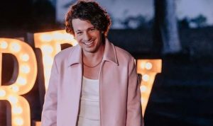 Ilustrasi lagu Light Switch (Pinterest)