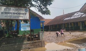 Kondisi SDN 07 Rancaekek pasca diterjang banjir bandang. (Jabar Ekspres)