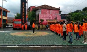 Kantor SAR Bandung Siagakan 9 Titik Lokasi Siaga pada Mudik Lebaran 2022 Personil Basarnas Kantor SAR Bandung bersama anggota Potensi SAR saat lakukan apel siaga khusus mudik Lebaran 2022. (Jabar Ekspres)