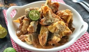 Ilustrasi oleh-oleh khas Bandung, Batagor (ResepMamiku.com)