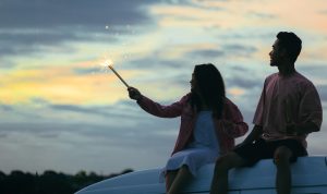 Ilustrasi: Alasan wanita lebih tertarik dengan pria humoris. (Pixabay)