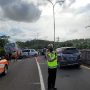 Kecelakaan berutun libatkan sebuah bus yang tabrak tiga mobil lainnya di Tol Merak, pada Sabtu (30/4)