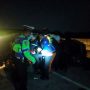 Polisi tengah melakukan olah Tempat Kejadian Perkara (TKP) kecelakan mobil ditumpangi rombongan grup musik Debu di Tol Pasuruan - Probolinggo. (Foto: Polda Jatim/JPNN)