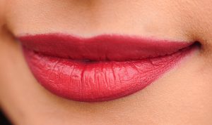 Hindari! Kebiasaan Ini Picu Bibir Pecah-pecah Saat Puasa Ilustrasi: kesehatan bibir saat puasa. (Pixabay)