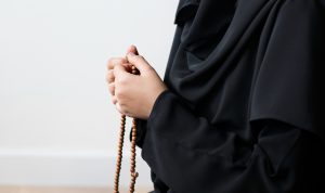 Ilustrasi cara sholat tarawih (freepik)