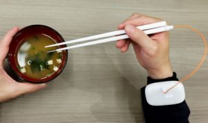 Sumpit Listrik di Jepang untuk Tingkatkan Rasa Asin Sumpit Listrik di Jepang