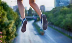Ilustrasi insiden bocah dibawah umur yang ditemukan gantung diri di jembatan Tol di Karawang. (pixabay)