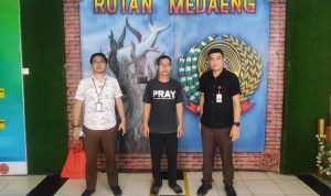 Tim Gabungan Tangkap Kepala Sekolah, Buronan Kasus Pencabulan Pegang Kemaluan Murid Buronan terpidana pencabulan pegang kelamin murid, berhasil ditangkap petugas gabungan dari Kejaksi Surabaya. (ist)