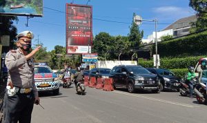 Pengaturan rekayasa arus lalulintas di jalur Bandung lembang lada libur lebaran 2022 kemarin. hal ini juga akan diterapkan pad liburan Waisak 2022 kali ini. Foto. Sandi Nugraha.