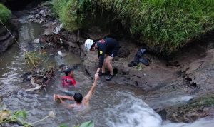 Warga yang Hilang di Majalengka Diduga Tenggelam, Warga Temukan Benda ini Sebagai Bukti proses pencarian korban tenggelam di Majalengka yang dilakukan oleh Tim Forum Koordinasi Potensi Pencarian dan Pertolongan (FKP3) Kabupaten Majalengka. (ist)