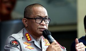 Pelat Nomor Kendaraan Berwarna Putih Segera Diberlakukan, Begini Penjelasan Brigjen Yusri Dirregident Korlantas Polri, Brigjen Yusri Yunus mengungkapkan rasa optimisnya akan pemberlakuan pelat nomer berwaran putih pada Juni Tahun ini. (Ricardo/JPNN.com)