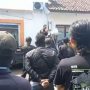 Suasana Kantor BPN saat digeruduk puluhan orang yang menanyakan tentang pembebasan lahan Tol Cisumdawu (kegga keggyan/SUMEKS)