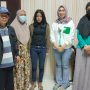 Sherin Mutiara Putri (tengah) ABG yang hilang selama dua pekan akhirnya pertemukan dengan keluarganya di ruang PPA Polres Karawang. (ist)