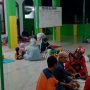 Sejumlah warga yang terpaksa mengungsi di masjid, karena rumahnya tergenangair dari banjir rob di Tegal. (radartegal.com)