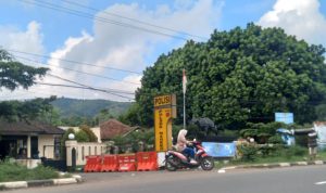 Kantor Polsek Nagreg di Kecamatan Nagreg, Kabupaten Bandung. Terlihat tenang dan kondusif, karena angka kriminalistas diwilayah tersebut menurun. (Yanuar/Jabar Ekspres)
