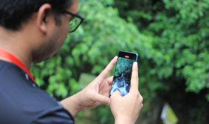 Memori besar 256GB Galaxy A73 5G bikin leluasa simpan semua foto dan video selama liburan seru di alam bebas