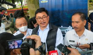 Kadisdik Kota Bandung, Hikmat Ginanjar menjelaskan mengenai tahapan PPDB tingkat SMP. Rabu (25/5). Foto. Sandi Nugraha.