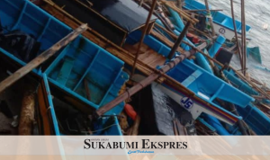 Beberapa perahu yang mengalami kerusakan akibat gelombang pasang di Sukabumi. (ist)