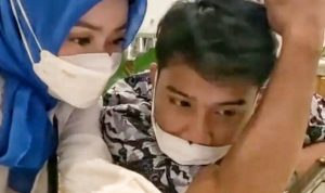 Pesan Haru Atalia Untuk Eril Kembali Viral, Tunjukkan Ketegaran Ibu yang Serahkan Takdir Anaknya Pada Allah Foto kedekatan Atalia dan Eril, menunjukkan kasih sayang keduanya. bahkan tersurat dalam pesan Atalia di unggahan Instagramnya setahun lalu. (instagram @ataliapr)