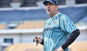 Tim Medis Persib Memantau Kondisi Kesehatan Robert Alberts yang Menurun