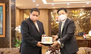 Airlangga Hartarto, meski dalam masa Pandemi Covid-19, beberapa proyek strategis nasional terus dilakukan pemerintah.