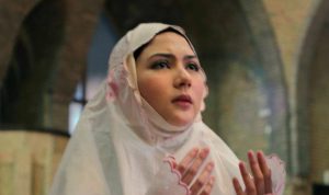 Jessica Mila Belajar Salat Trending di Twitter, Warganet Puji Totalitasnya