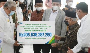 Wapres Serahkan Manfaat Program dan Beasiswa BPJS Ketenagakerjaan Kepada Keluarga Pekerja