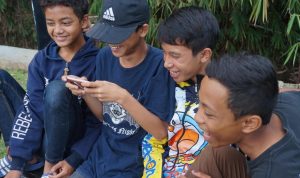 Cara asyik Solve Education! Mengajak Masyarakat Belajar Bahasa Inggris Sambil Bermain, Lewat Game “Dawn of Civilization” dan “Ed” the Learning Bot