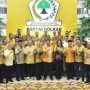 Ketua DPP Partai Golkar Airlangga Hartarto bersama para kader partai bersiap meraih kemenangan dalam Pemilu 2024