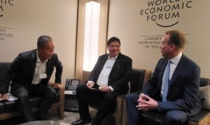 Menko Airlangga Hartarto ketika bertemu dengan menteri perekonomian Kerajaan Arab Saudi