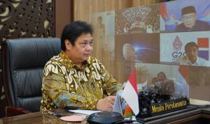 Menko Airlangga Hartarto ketika menggelar rapat kerja membahas mengenai proyek yang telah konstruksi agar segera mendapat dukungan anggaran