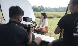 Keren! 5 Film Pendek Ini Dibuat dengan Galaxy S22 Ultra 5G Samsung dukung sineas muda Indonesia dobrak batasan dalam membuat film pendek sekelas profesional hanya dengan menggunakan smartphone Galaxy S22 Ultra 5G melalui kompetisi film pendek.