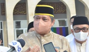Airlangga Hartarto: Hari Raya Idul Fitri 1443 H jadi Momen Menjaga Kebersamaan dan Kekompakan Airlangga Hartarto usai salat Ied di Masjid Ainul Hikmah DPP Golkar, Senin (2/5).
