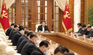 Korea Utara melaporkan kasus Covid pertama (gambar: kcnawatch.org)