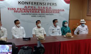 Pemprov Jabar Dapat Turunkan Angka Stunting dari Target yang Ditentukan, Pemerintah Pusat Apresiasi Konferensi pers apel siaga tim pendamping keluarga Nusantara bergerak. Kamis (12/5). (Foto: Sandi Nugraha/Jabar Ekspres)