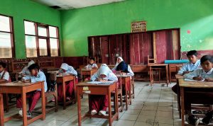Pelaksanaan PTM 100 Persen di Kota Bandung Dinilai Lancar
