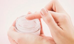 Kenali Ciri-Ciri Skincare yang Mengandung Merkuri Kenali Ciri-Ciri Skincare yang Mengandung Merkuri