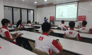 Pelajar SMK Widya Dirgantara Bandung Ikut Pelatihan Safety Riding