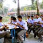 Siswa SMA Al Masoem saat kegiatan belajar mengajar dilingkungan sekolah. (Yanuar/Jabar Ekspres)