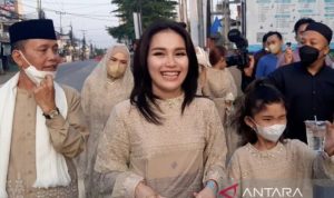Bukan Uang THR, Putri Ayu Tingting Minta Hadiah Photocard BTS Setelah Puasa Penuh