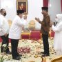 Menteri Pertahanan (Menhan) Prabowo Subianto didampingi anaknya Didit Hediprasetyo bersilaturahmi dengan Presiden Joko Widodo dan Ibu Negara Iriana, Senin (2/5). (Foto: Biro Pers Sekretariat Presiden)