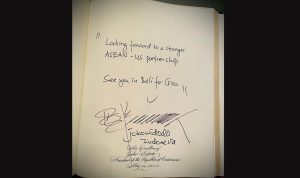 Jokowi Tulis Pesan Manis di Buku Tamu Gedung Putih AS
