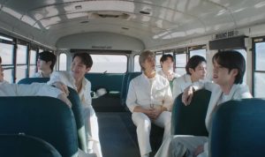 Salah satu set di MV baru BTS yang sama dengan set di MV lama "Spring day". (tangkapan layar video)