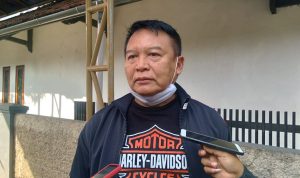 PT Duta Family Water Supply Diduga Mengambil Air Secara Ilegal, DPR RI Buka Suara Anggota Dewan Perwakilan Rakyat Indonesia (DPR RI) Komis 1 Fraksi Partai Demokrasi Indonesia Perjuangan (PDIP) sekaligus sebagai Tokoh Sunda, Tubagus Hasanuddin saat ditemui Jabar Ekspres di Cimanggung, Sumedang. (Yanuar/Jabar Ekspres)
